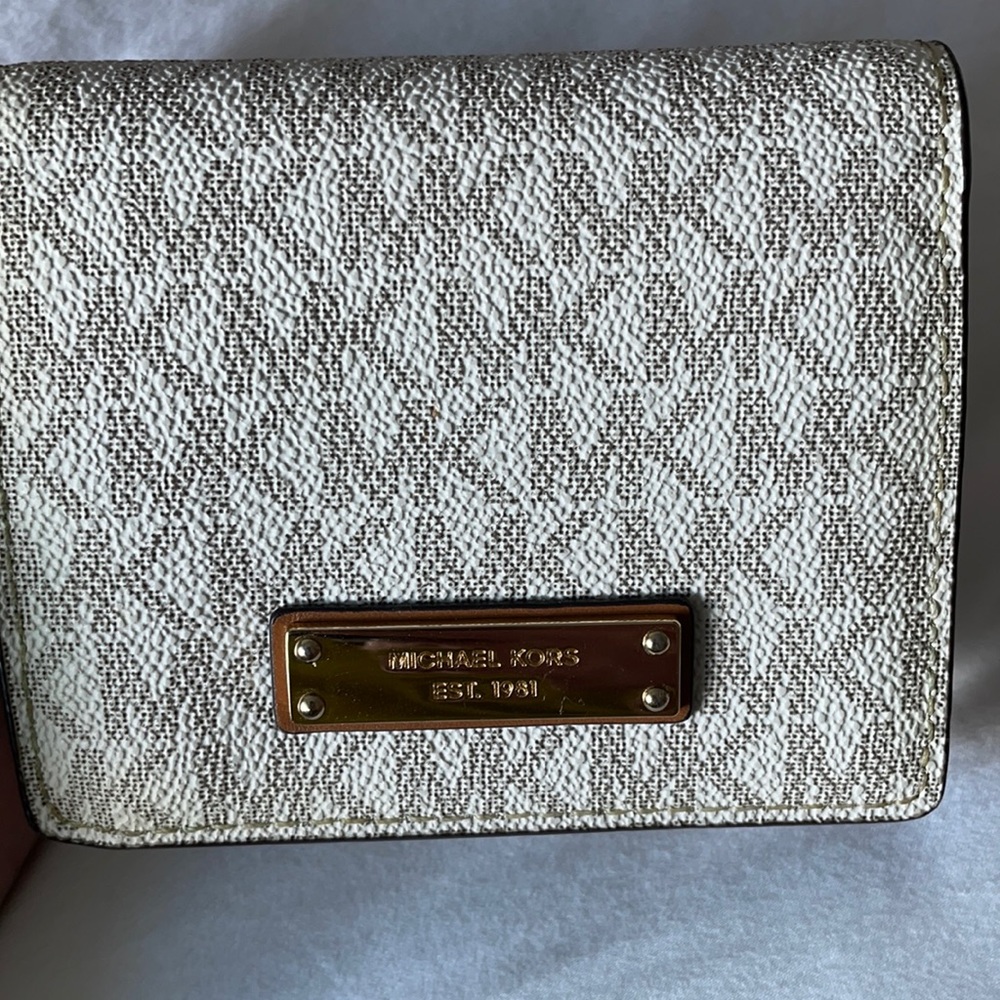 NEW  MICHAEL Michael Kors authentic classic wallet